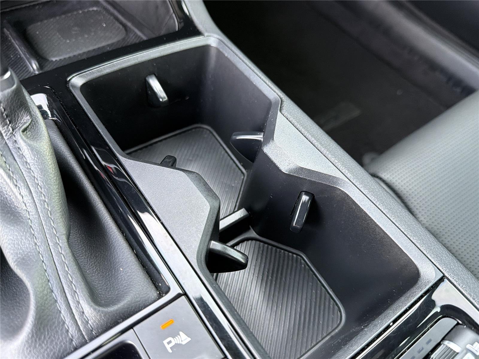 Used 2025 Snow White Pearl Kia GT-Line image 11