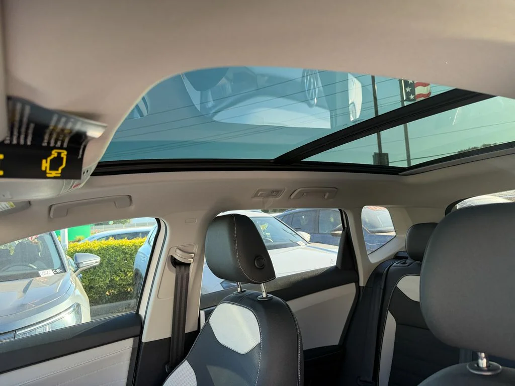 New 2026 Pure White Volkswagen 1.5T SEL image 21