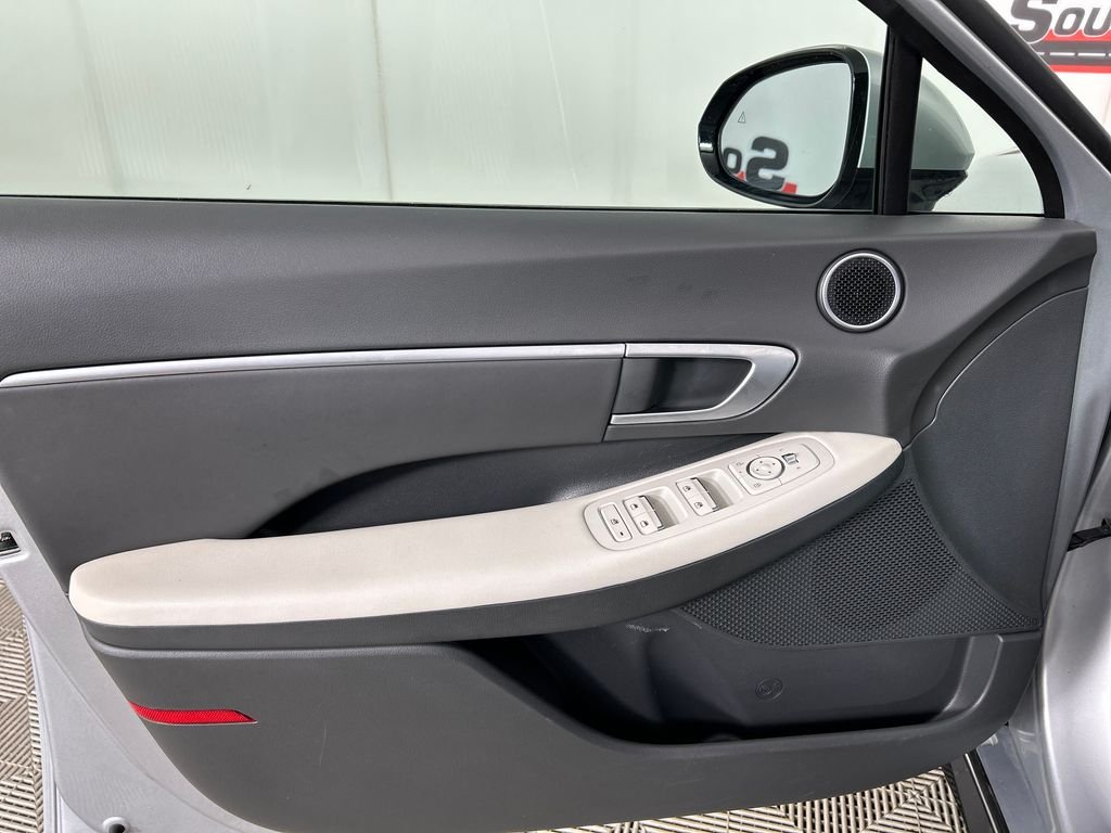 Certified Used 2025 Silver Hyundai SEL image 11