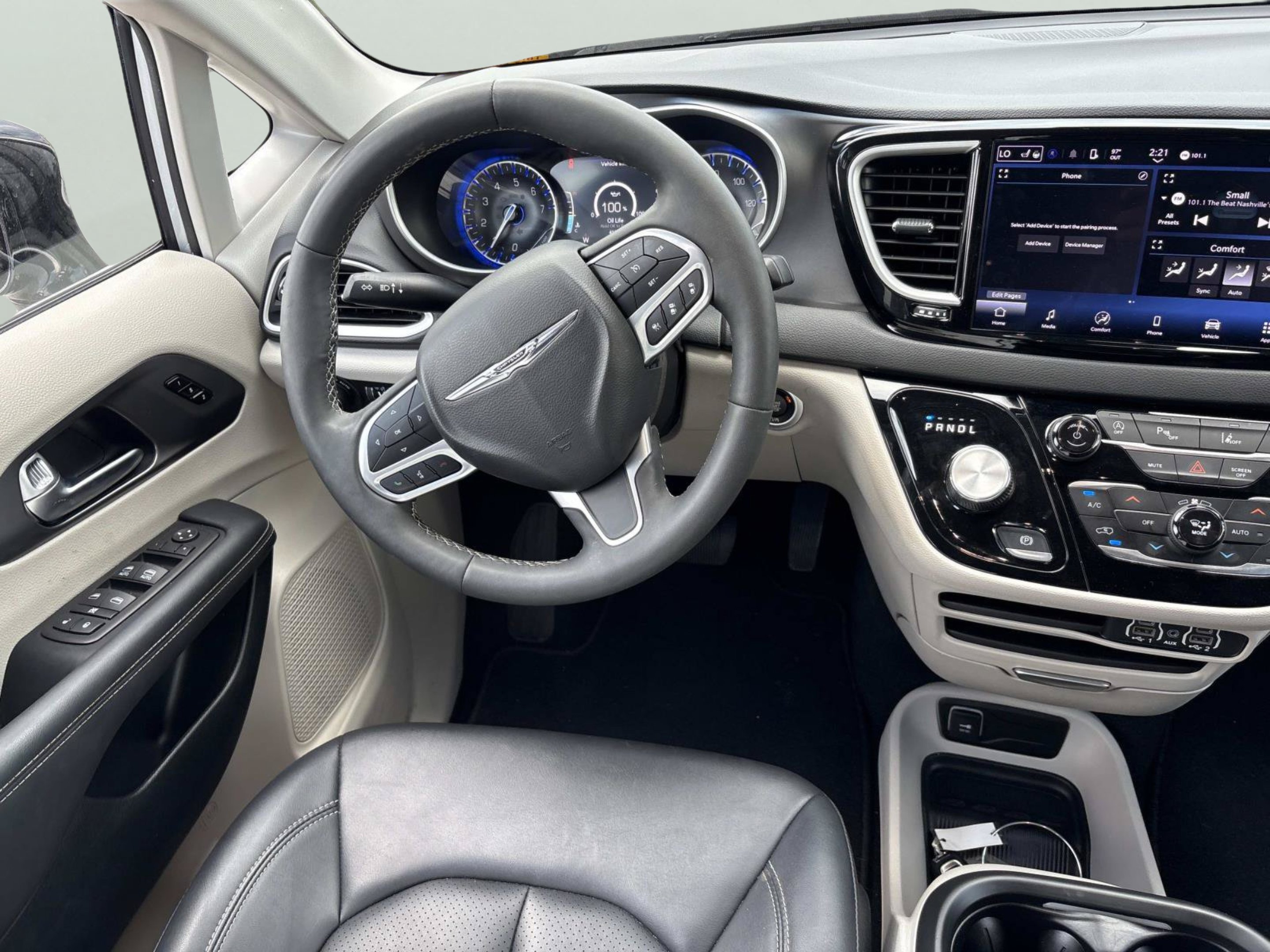 2024 Chrysler Pacifica Touring L - Photo 11
