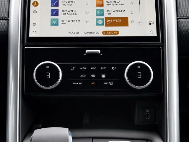 New 2026 Carpathian Grey Land Rover Dynamic SE image 27