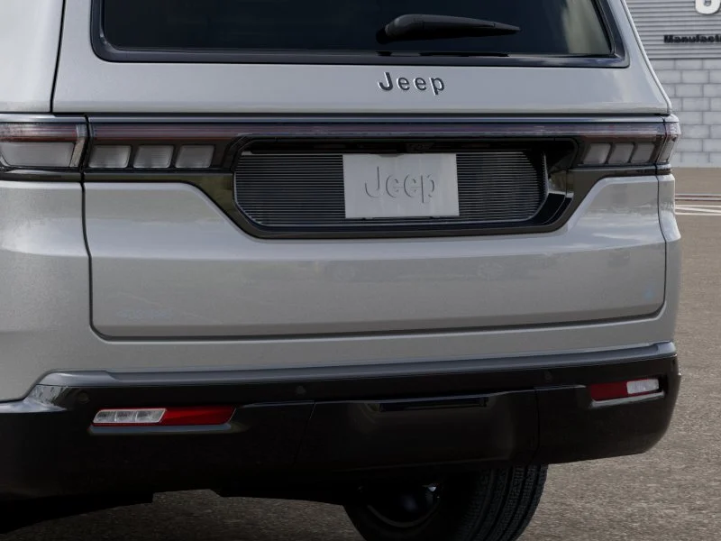 New 2026 Silver-Zynith Exterior Paint Jeep  image 39