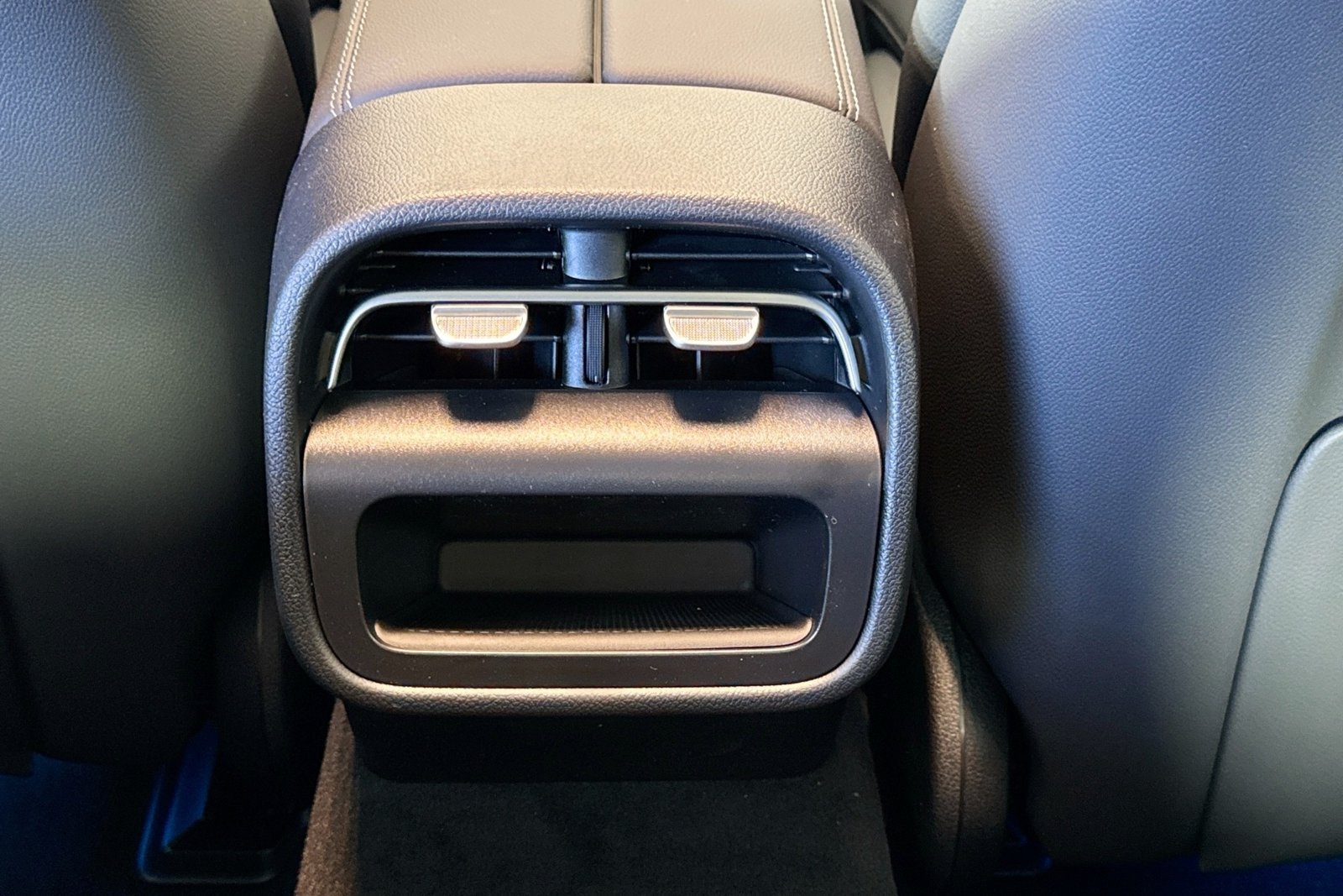 New 2026 MANUFAKTUR Alpine Grey Mercedes-Benz E 350 image 22