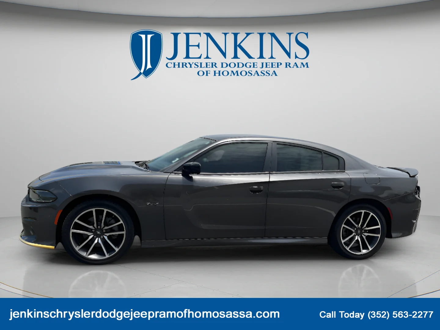 Used 2023 Granite Pearlcoat Dodge R/T image 10