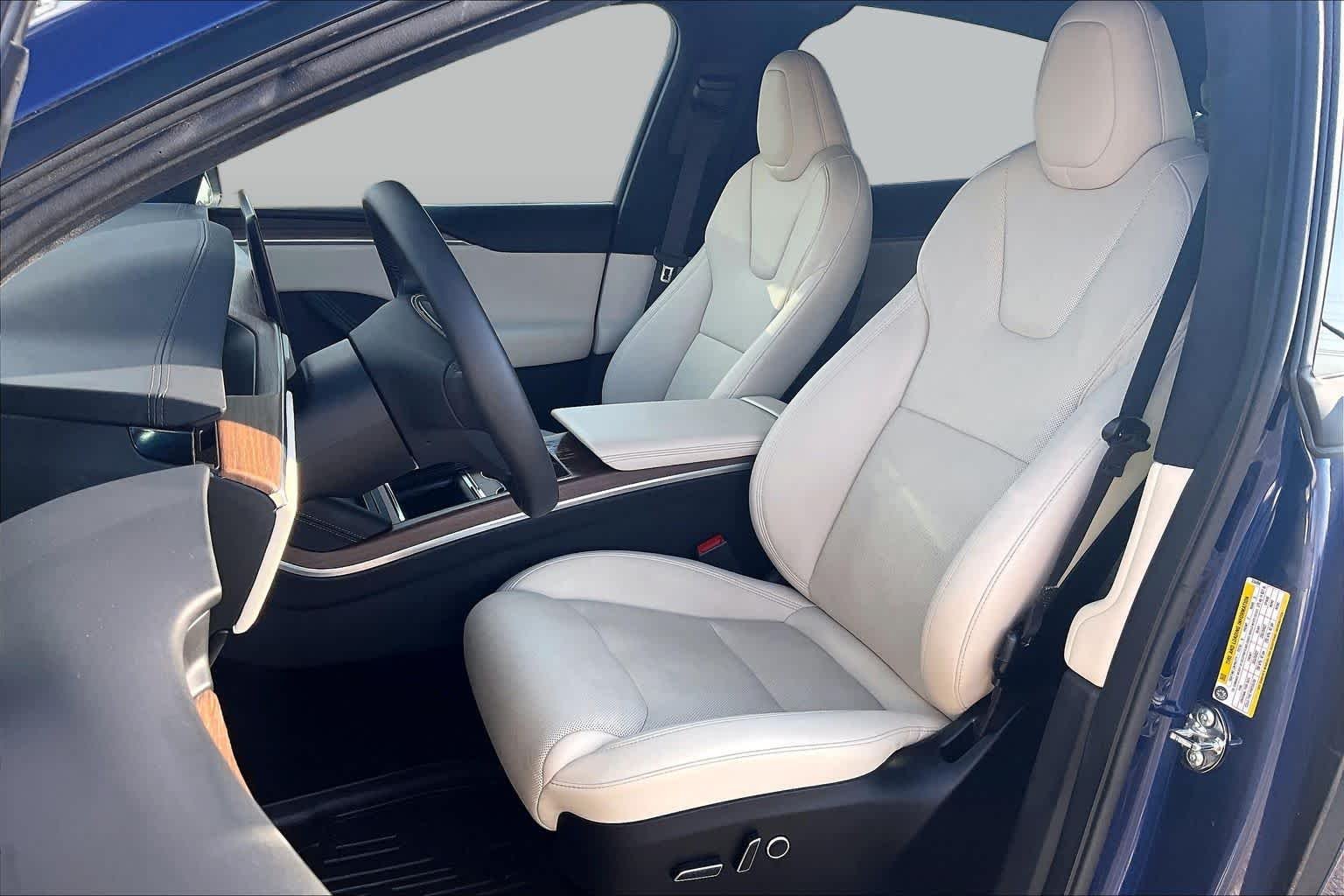 2022 Tesla Model X Long Range - Photo 7