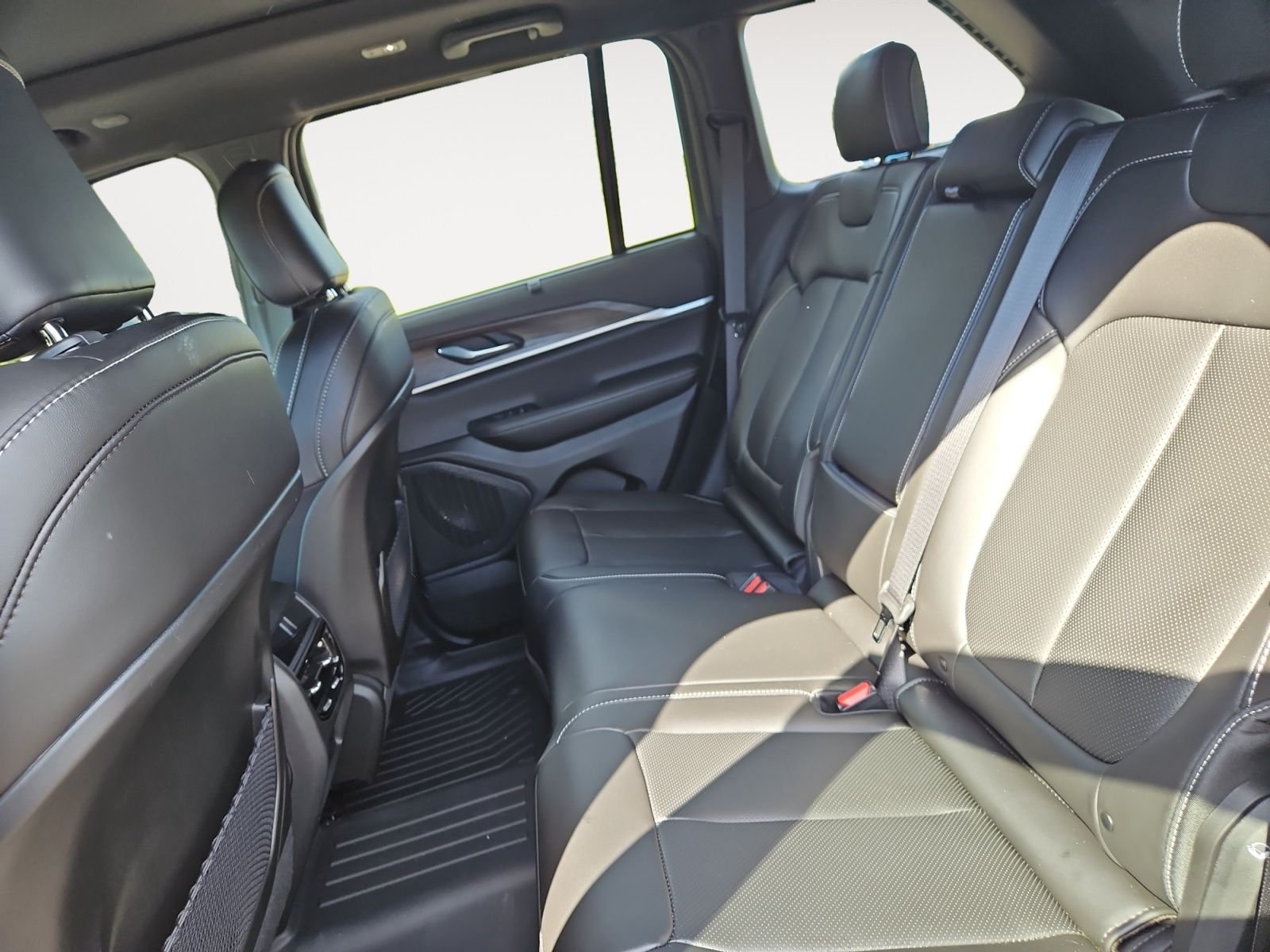 Used 2025 Red Jeep Limited image 13