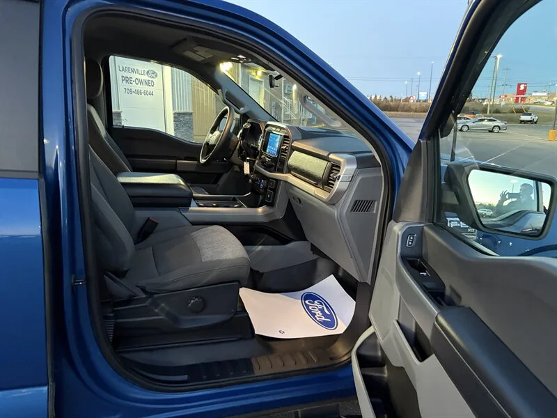 Used 2023 Blue Ford XLT image 5