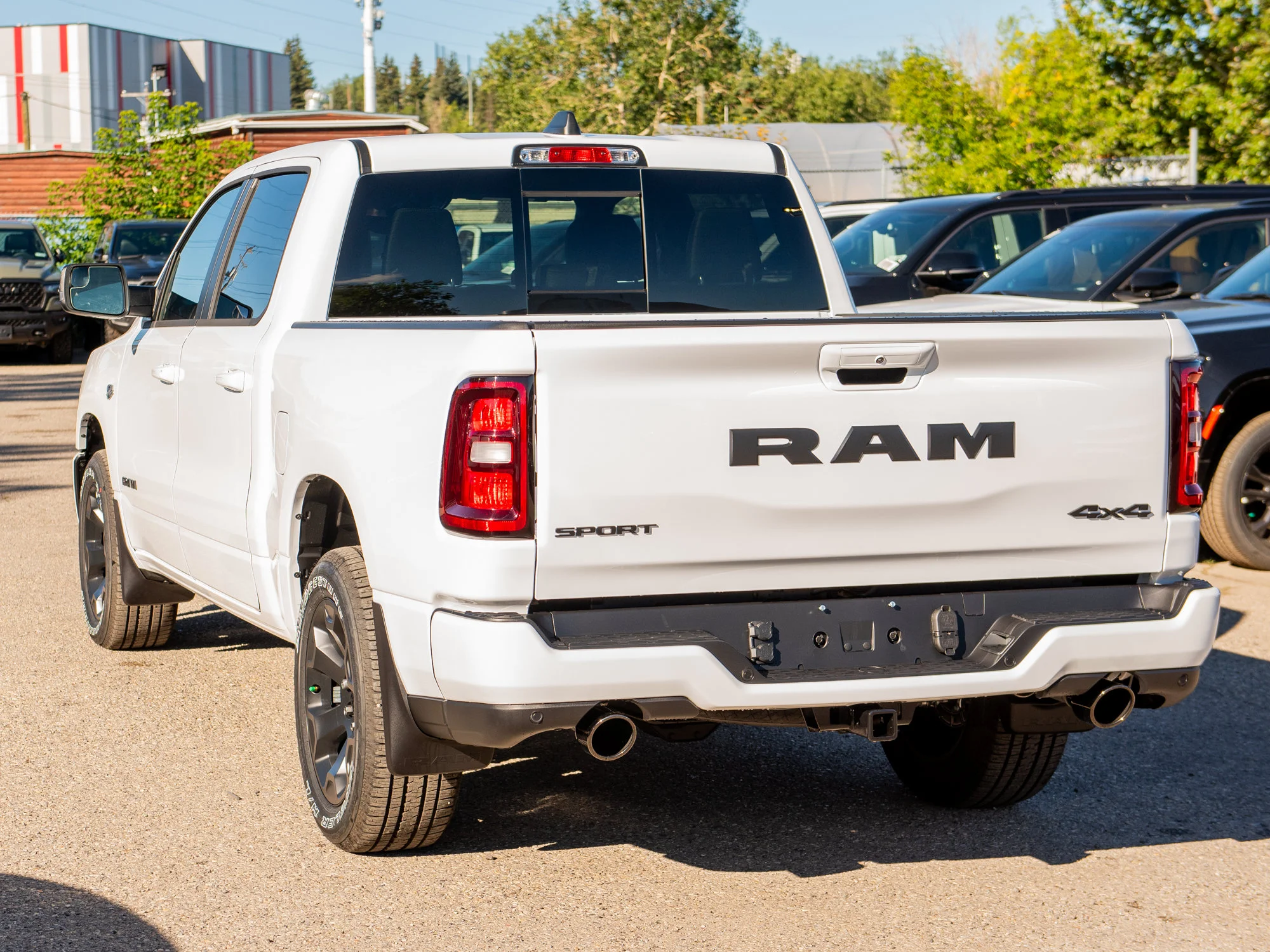 New 2026 White RAM Sport* Crew Cab 4x4, 5.7L HEMI V8, Panoramic Sunroof, 3.92 Rear Axle image 4