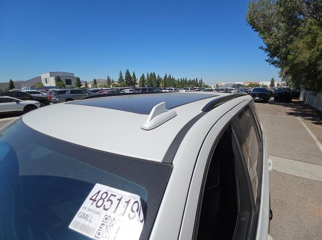 Used 2021 White Cadillac Sport Platinum image 5