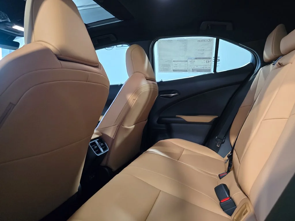 Used 2025 White Lexus 300h Premium image 26