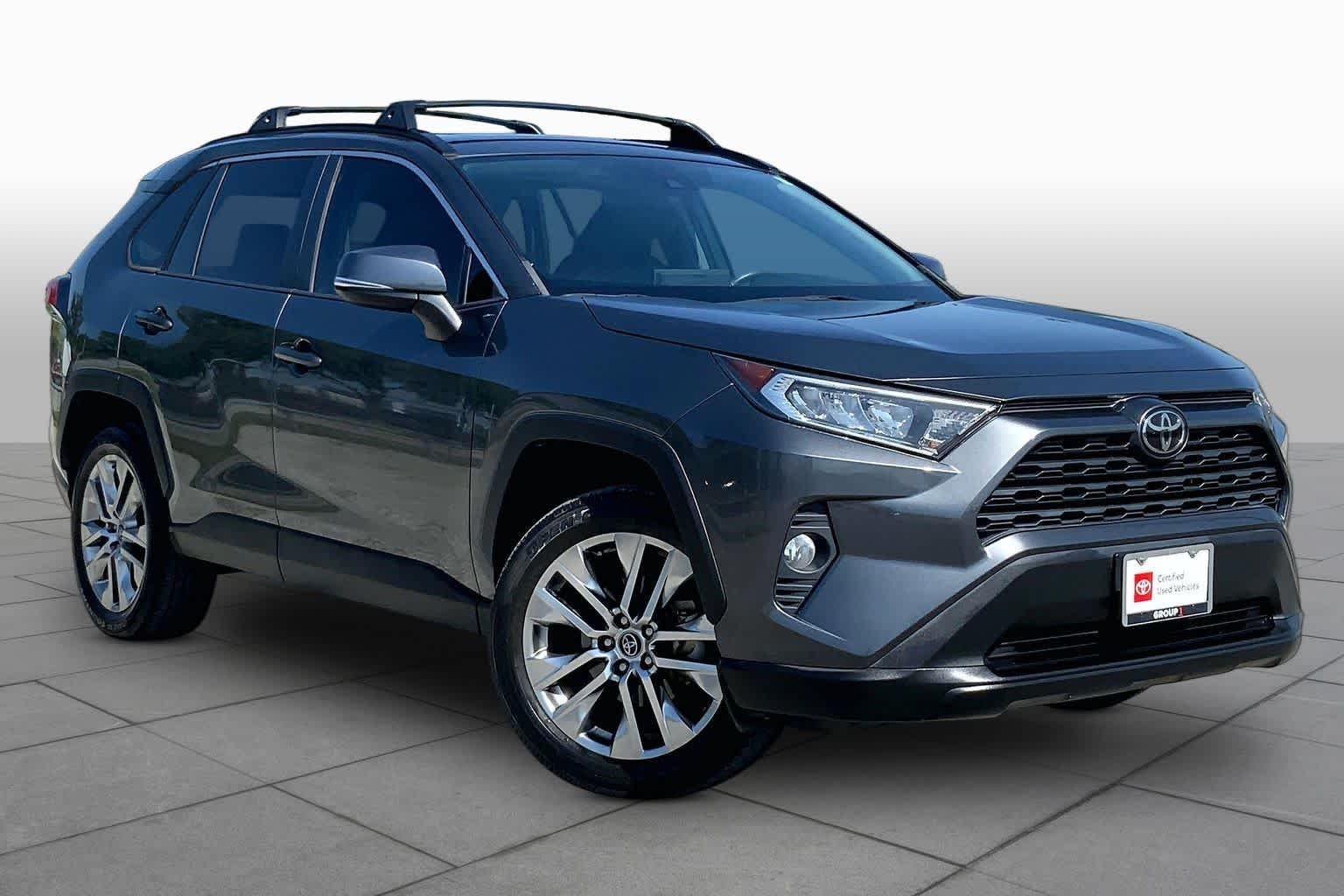 Used 2021 Magnetic Gray Metallic Toyota XLE Premium image 3