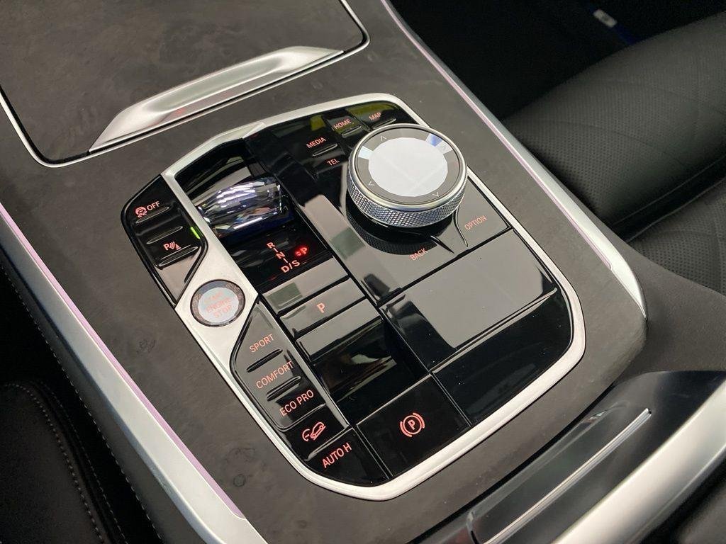 2026 BMW X5 M60i - Photo 12