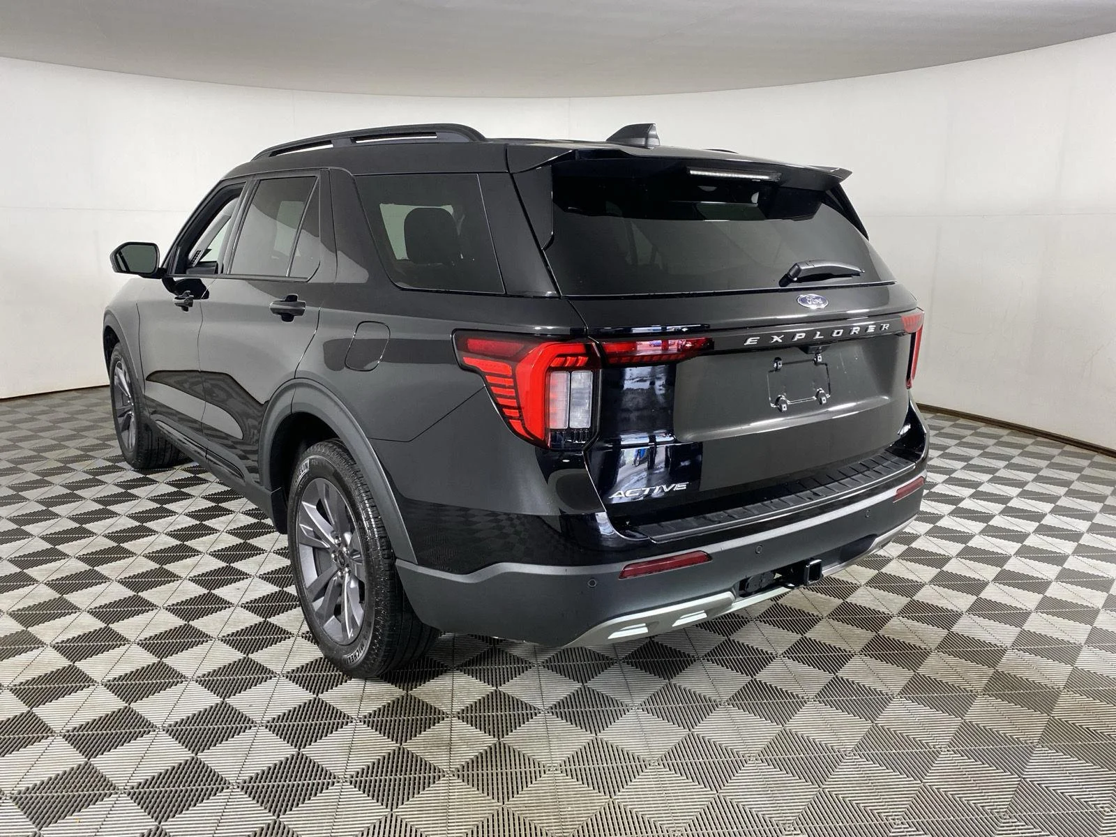 Used 2026 Agate Black Ford Active image 5