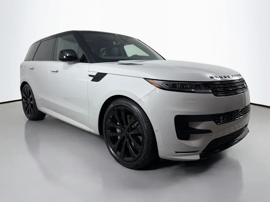 New 2026 Borasco Grey Land Rover Dynamic SE image 3