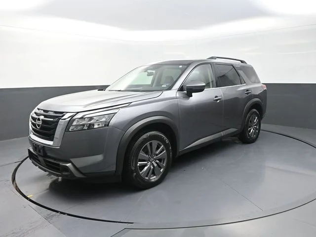 Used 2024 Gray Nissan SV image 3