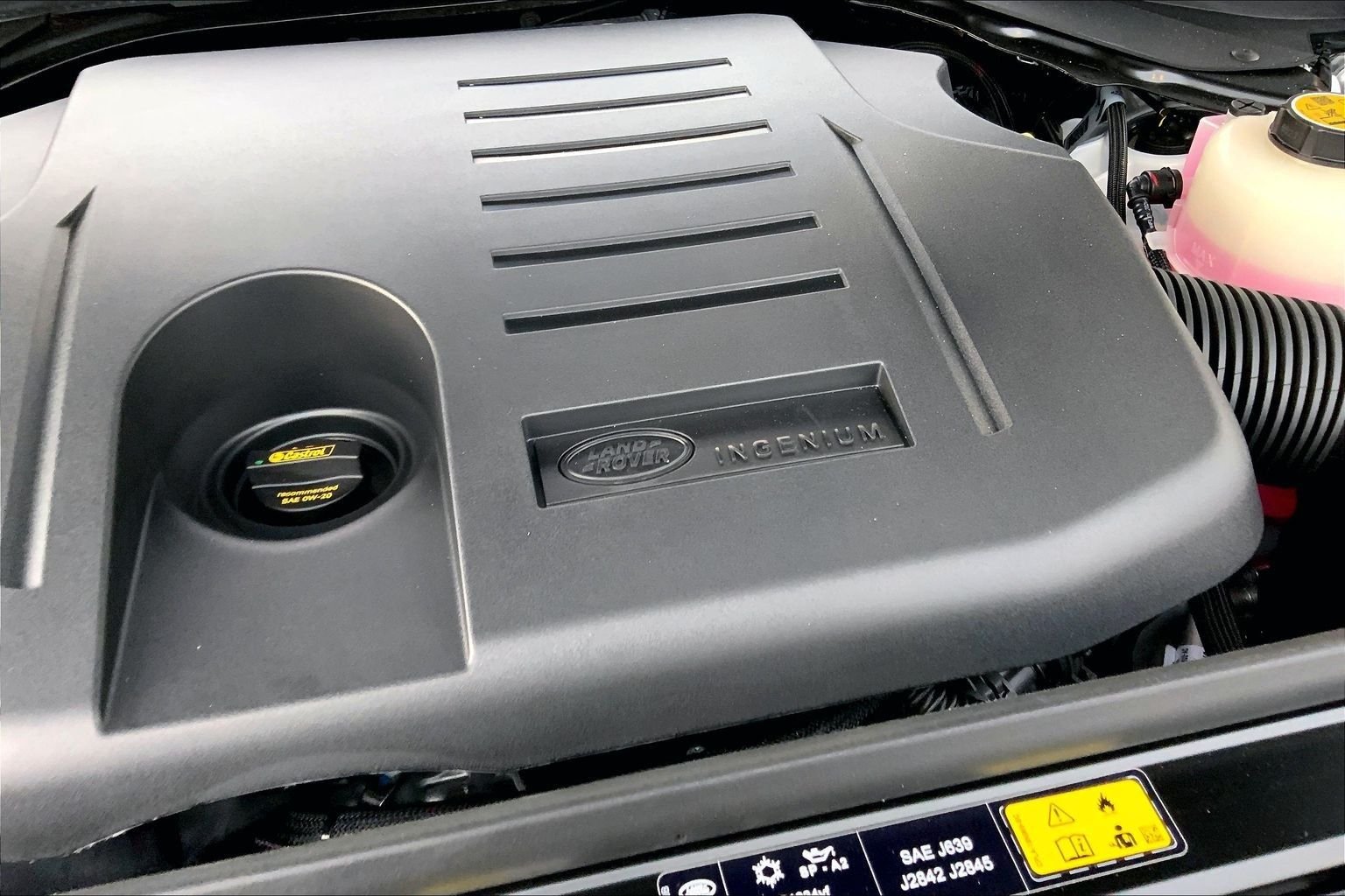 New 2026 Fuji White Land Rover Dynamic SE image 17