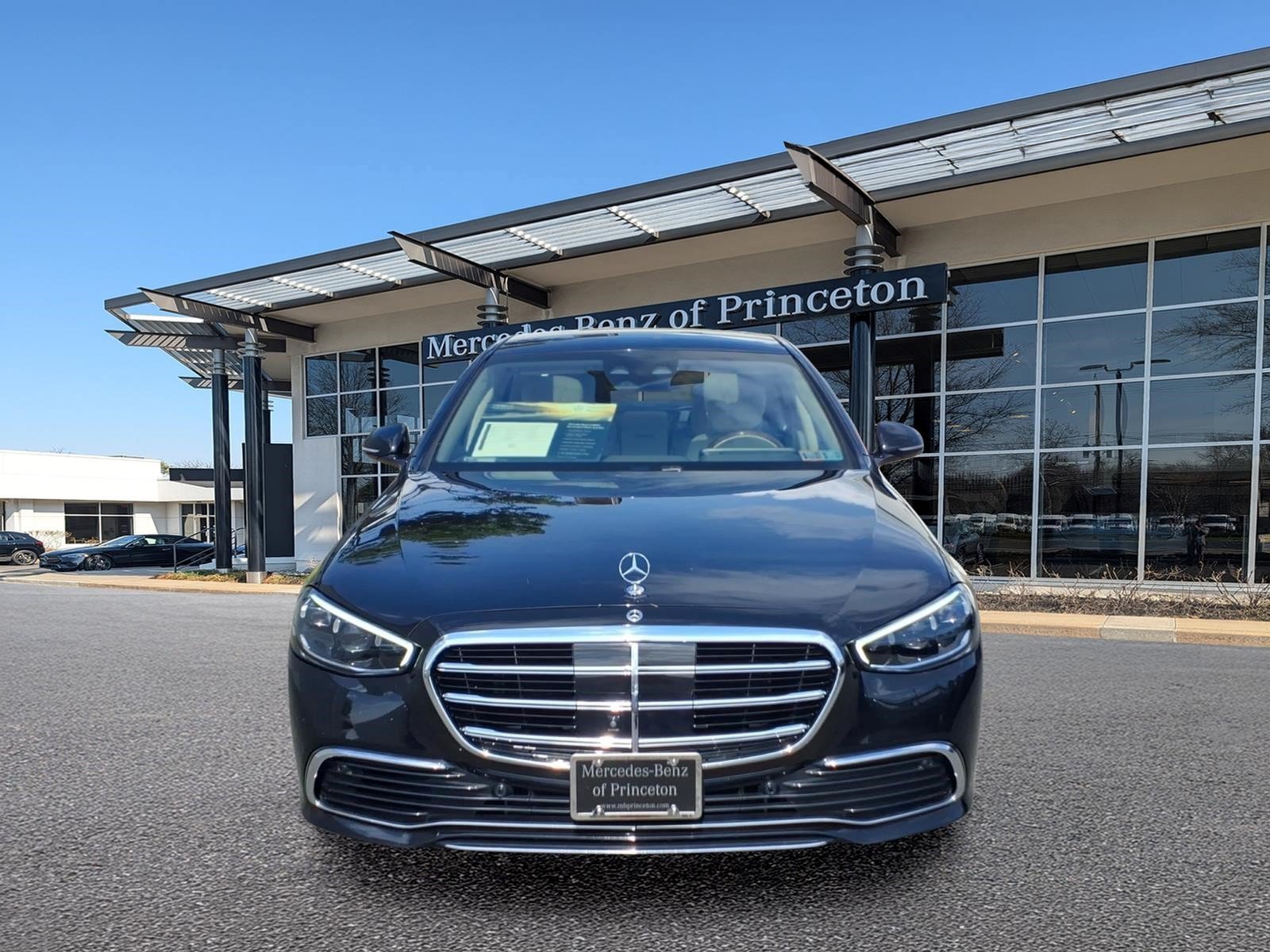 Certified Used 2024 Obsidian Black Metallic Mercedes-Benz S 580 4MATIC® Sedan image 8
