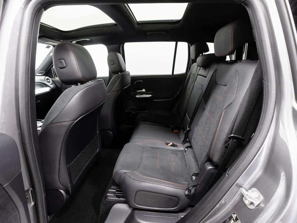 Used 2023 Mountain Gray Metallic Mercedes-Benz 300 image 25