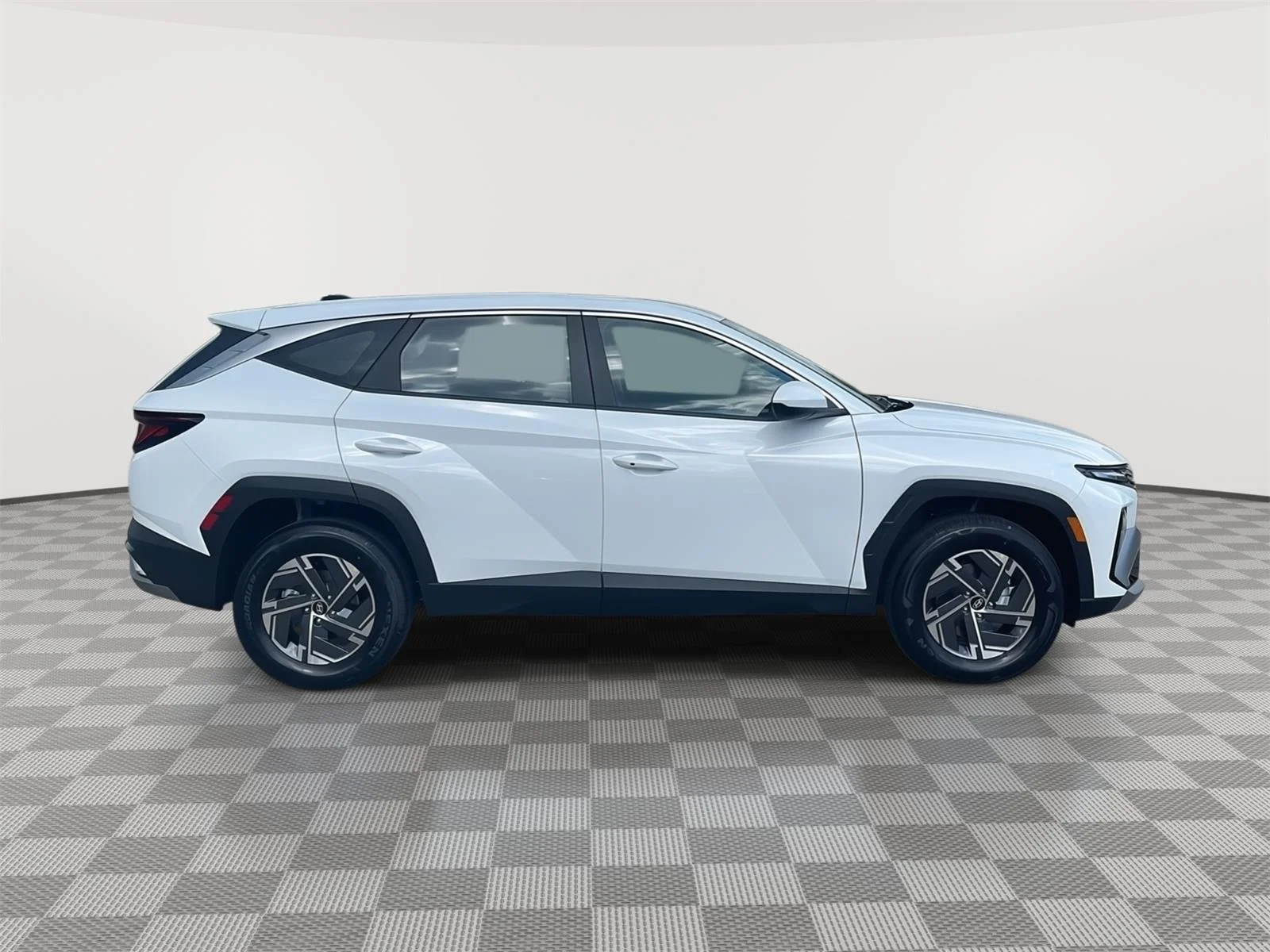 New 2026 Creamy White Pearl Hyundai Blue SE image 4