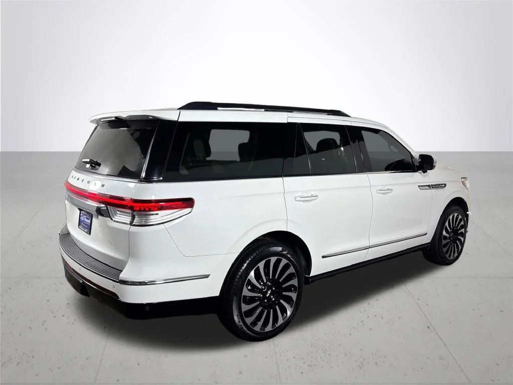 Used 2023 White Lincoln Black Label image 6