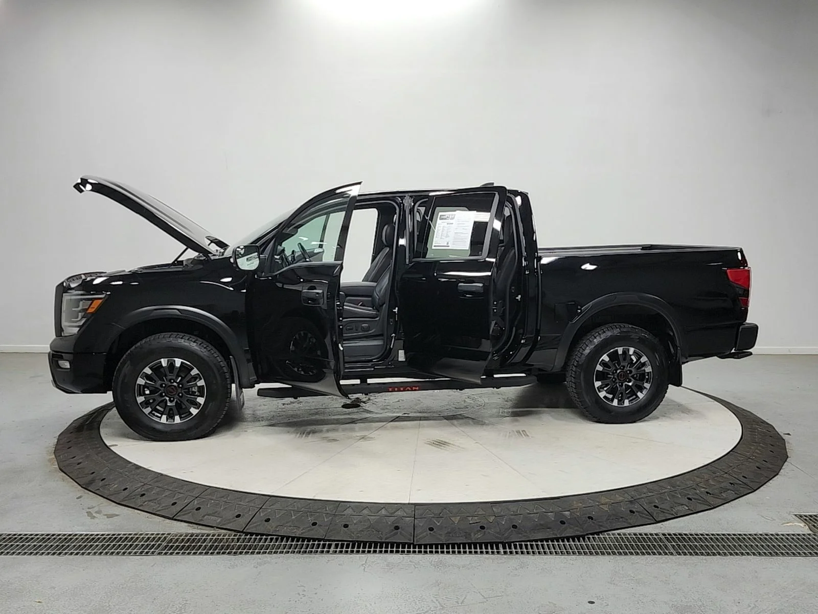 Used 2024 Black Nissan PRO-4X image 12