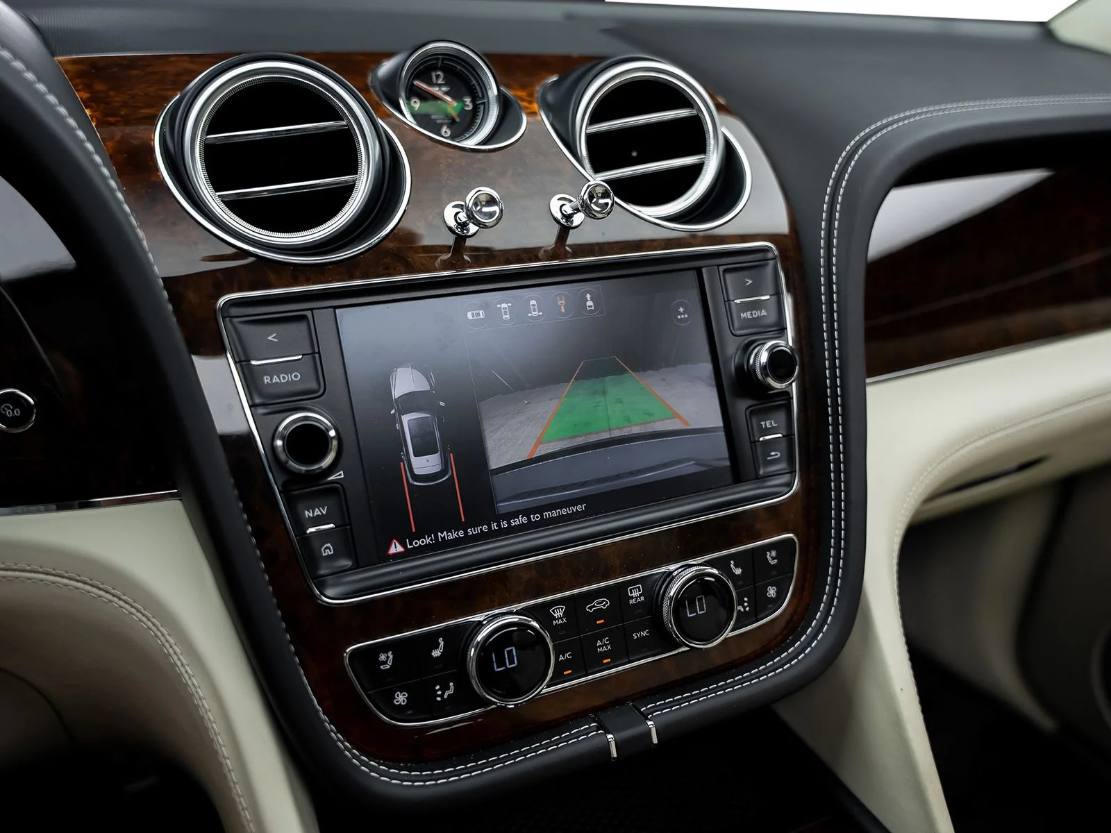Used 2018 Gray Bentley W12 image 47