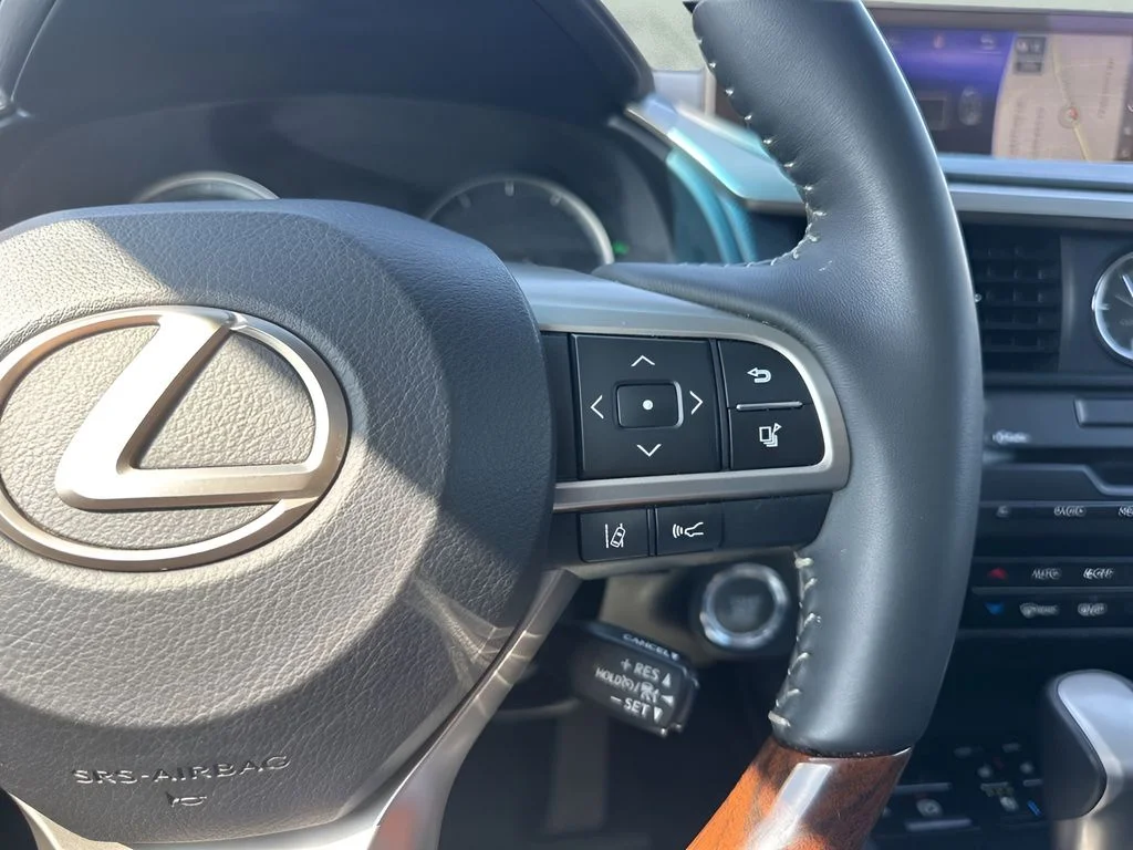 Used 2018 Silver Lexus 350 image 16