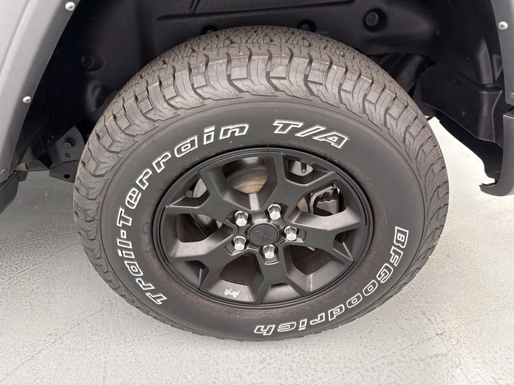 2022 Jeep Wrangler UNLIMITED WILLYS Convertible Slide 5