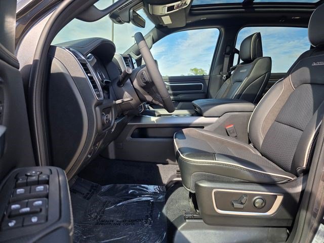 New 2026 Granite Crystal Metallic Clear-Coat Exterior Paint RAM Laramie image 19