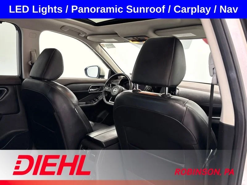 Used 2021 Gold Nissan Platinum image 13