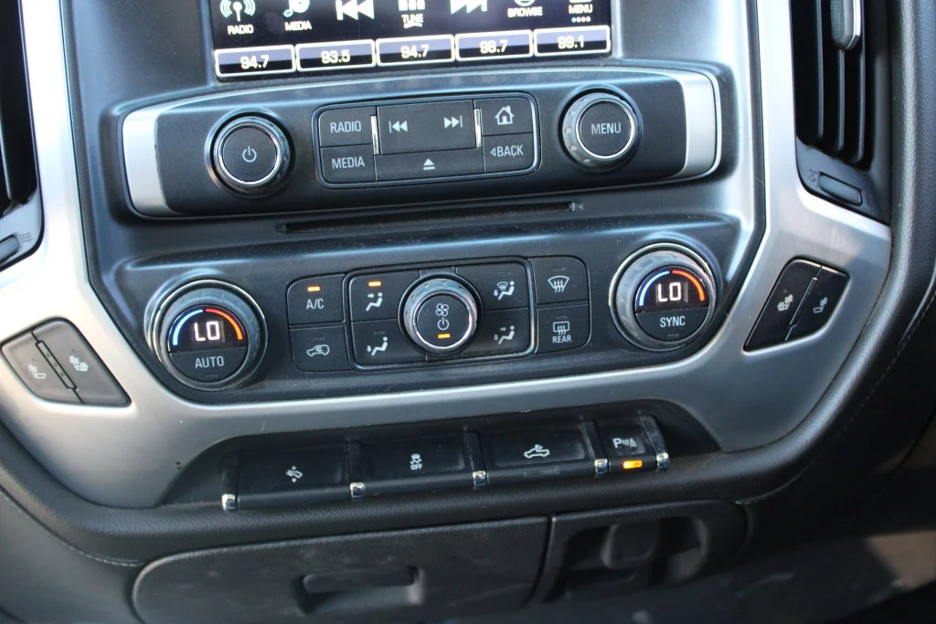 Used 2017 Black GMC SLT image 19