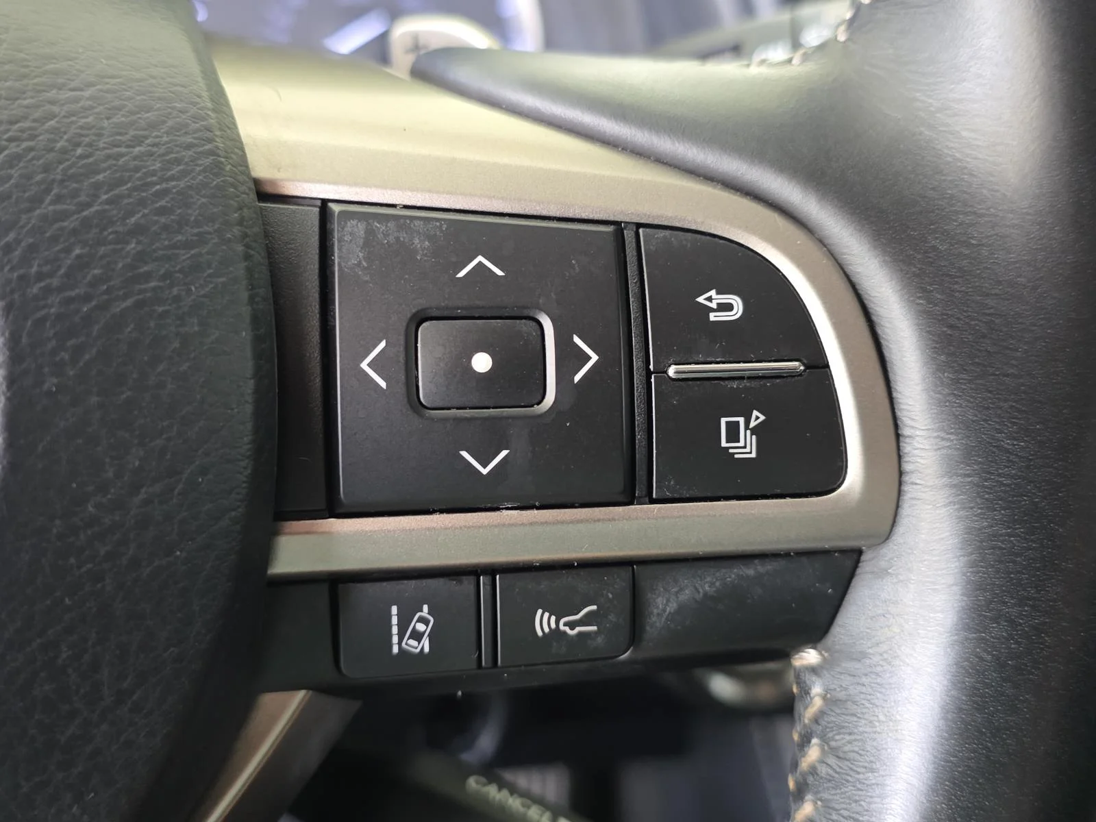 Used 2020 White Pearl Lexus 350L image 31