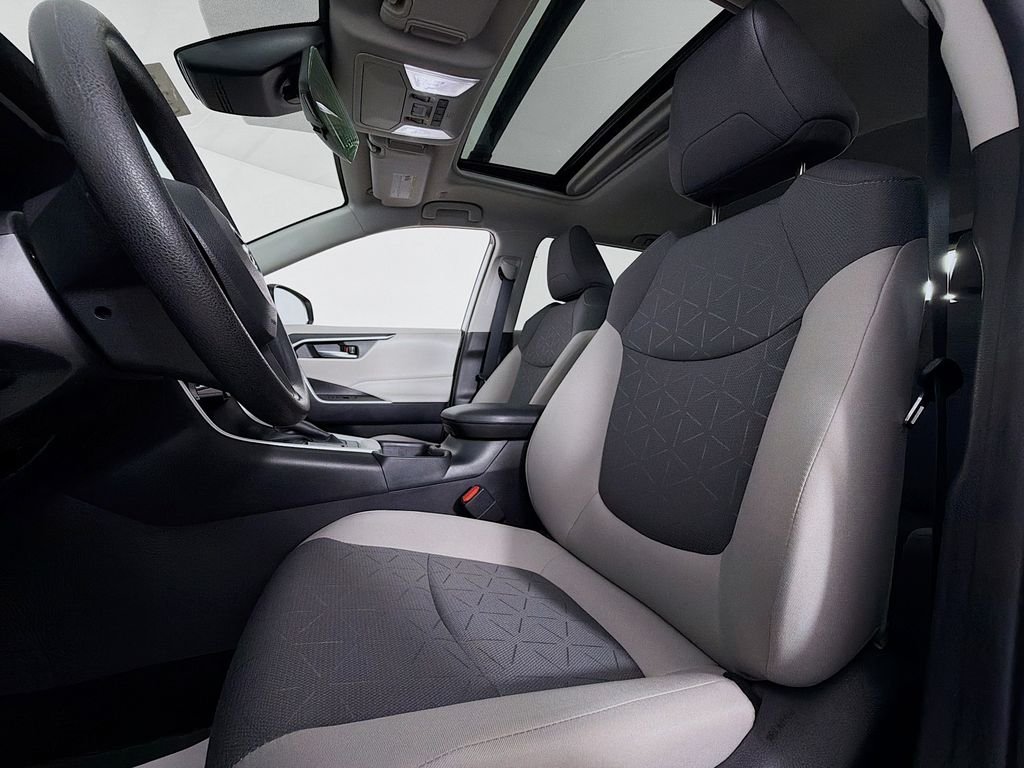 Used 2025 Ice Cap Toyota XLE image 19