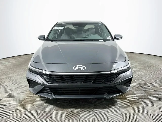 New 2026 Hyundai ELANTRA SE