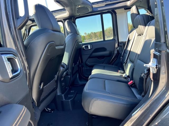 2025 Jeep Wrangler 4-Door Sahara - Photo 19