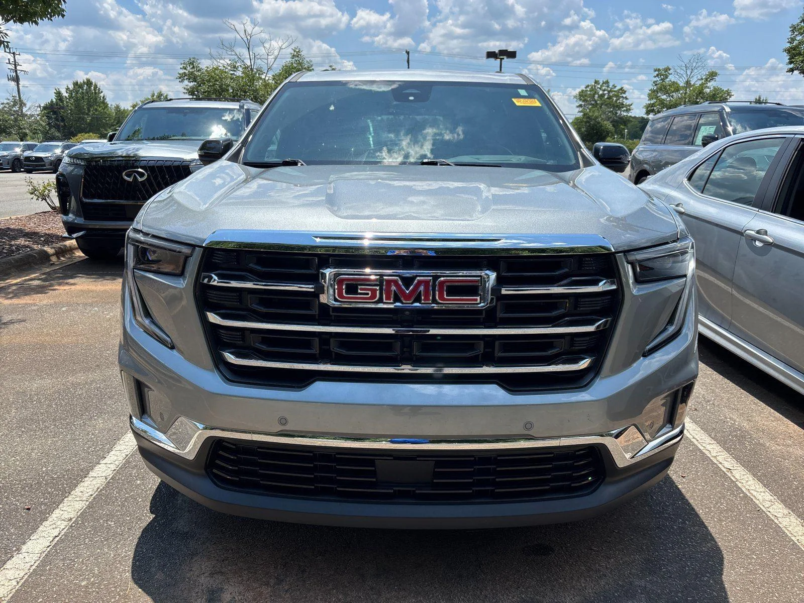 Used 2024 Sterling Metallic GMC FWD Elevation image 7