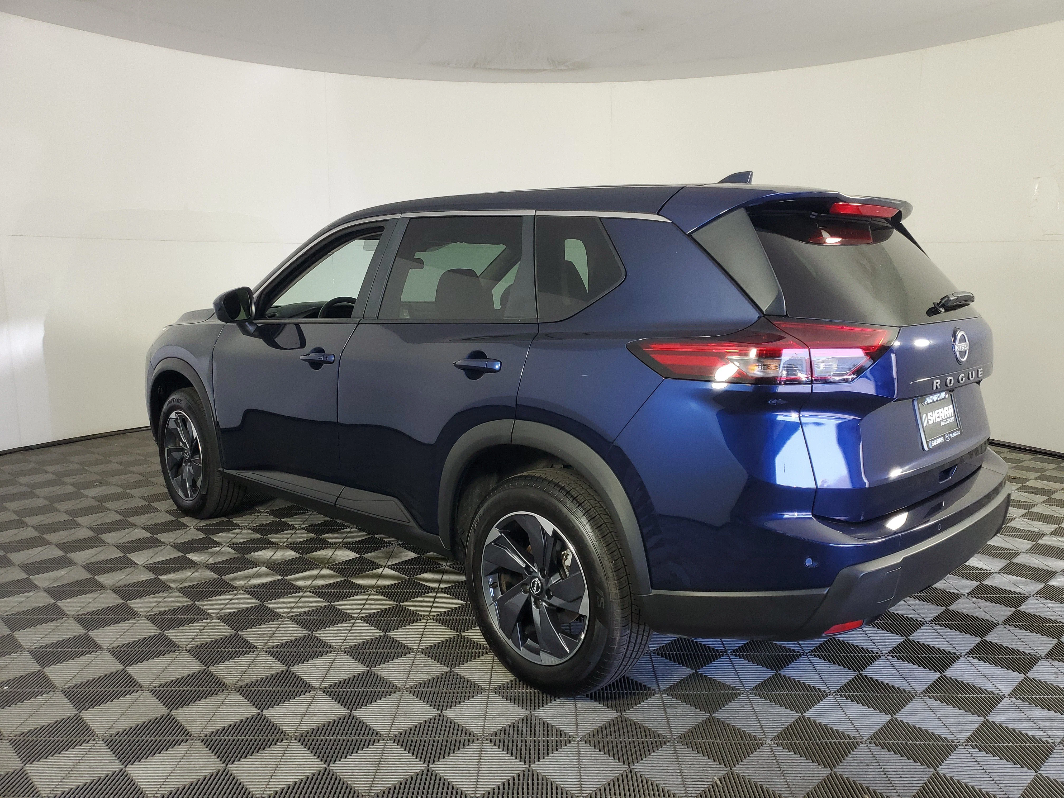 2025 Nissan Rogue SV - Photo 6