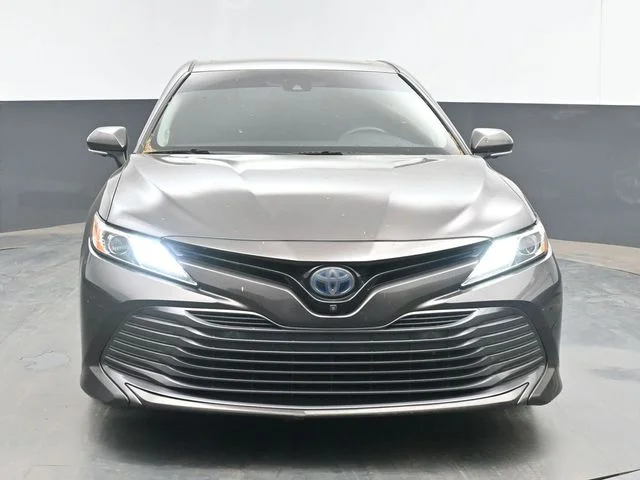 Used 2018 Brown Toyota XLE image 2