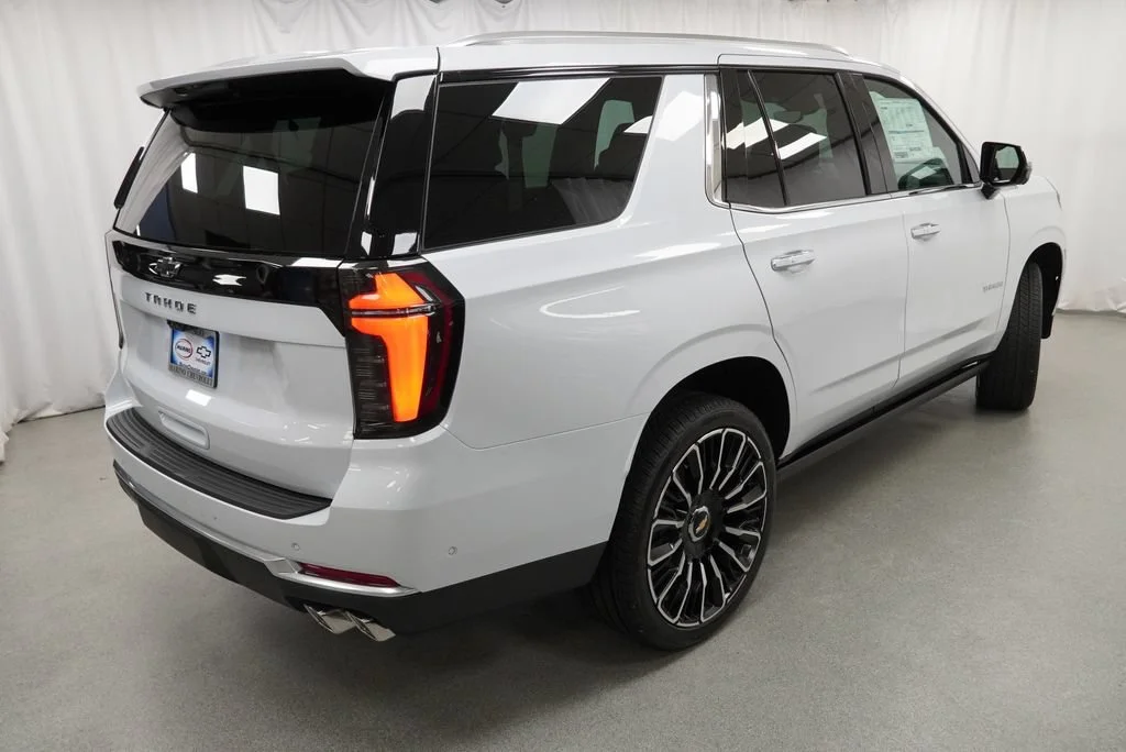 New 2026 Polar White Tricoat Chevrolet High Country image 3