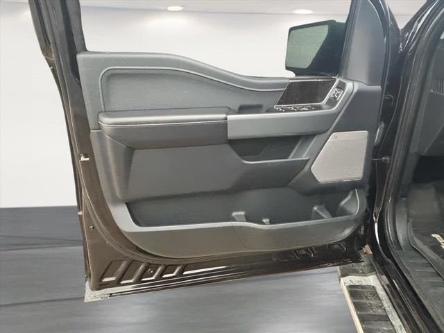 Used 2022 Black Ford LARIAT image 23