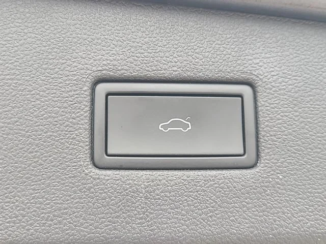 Used 2024 Gray Volkswagen SE image 7