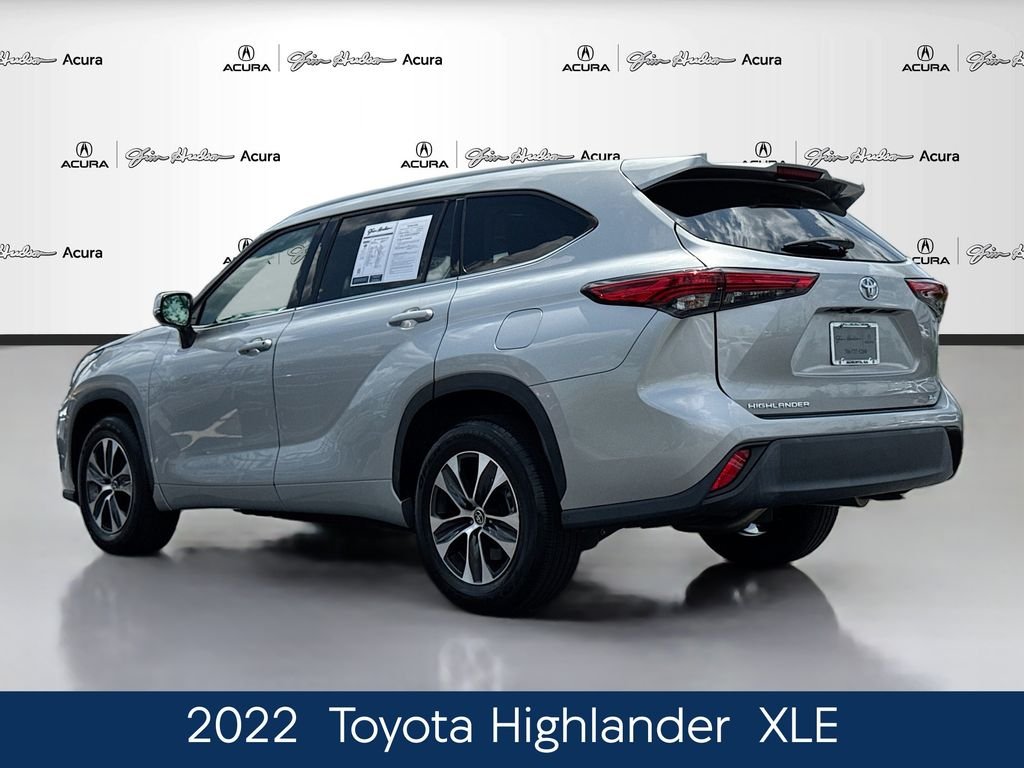 Used 2022 Silver Toyota XLE image 5