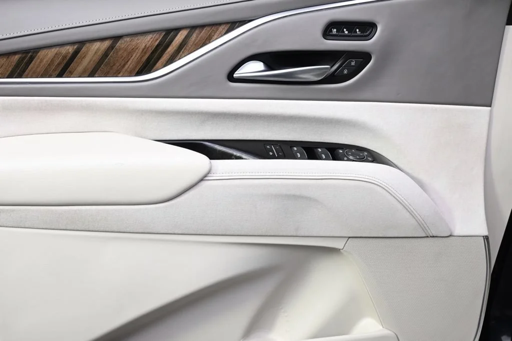 Used 2022 Galactic Gray Metallic Cadillac Sport Platinum image 23