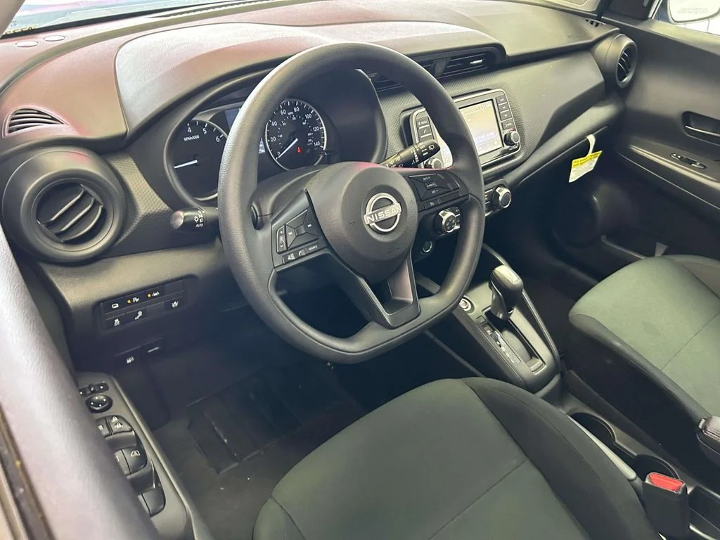Used 2025 Blue Nissan S image 11