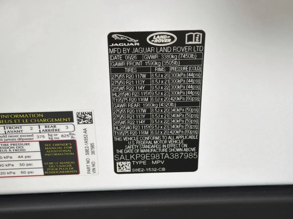 New 2026 Fuji White Land Rover SE image 34