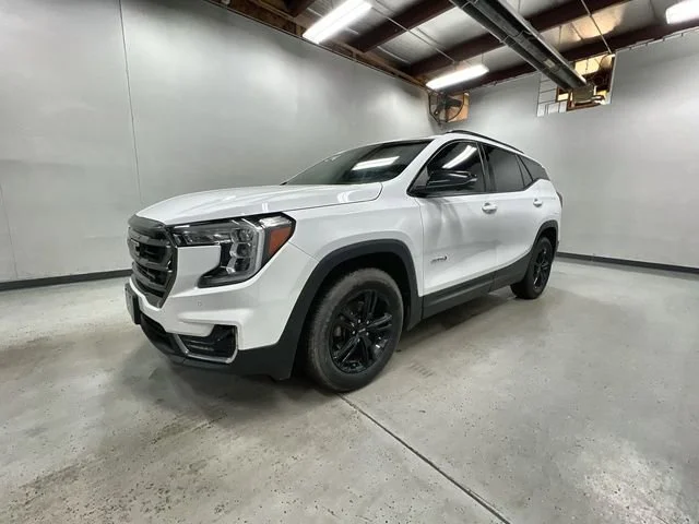2022 GMC Terrain AT4 AWD's photo