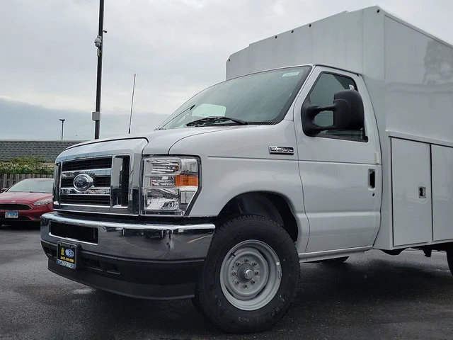 2025 Ford Econoline Cutaway E-350 SRW
