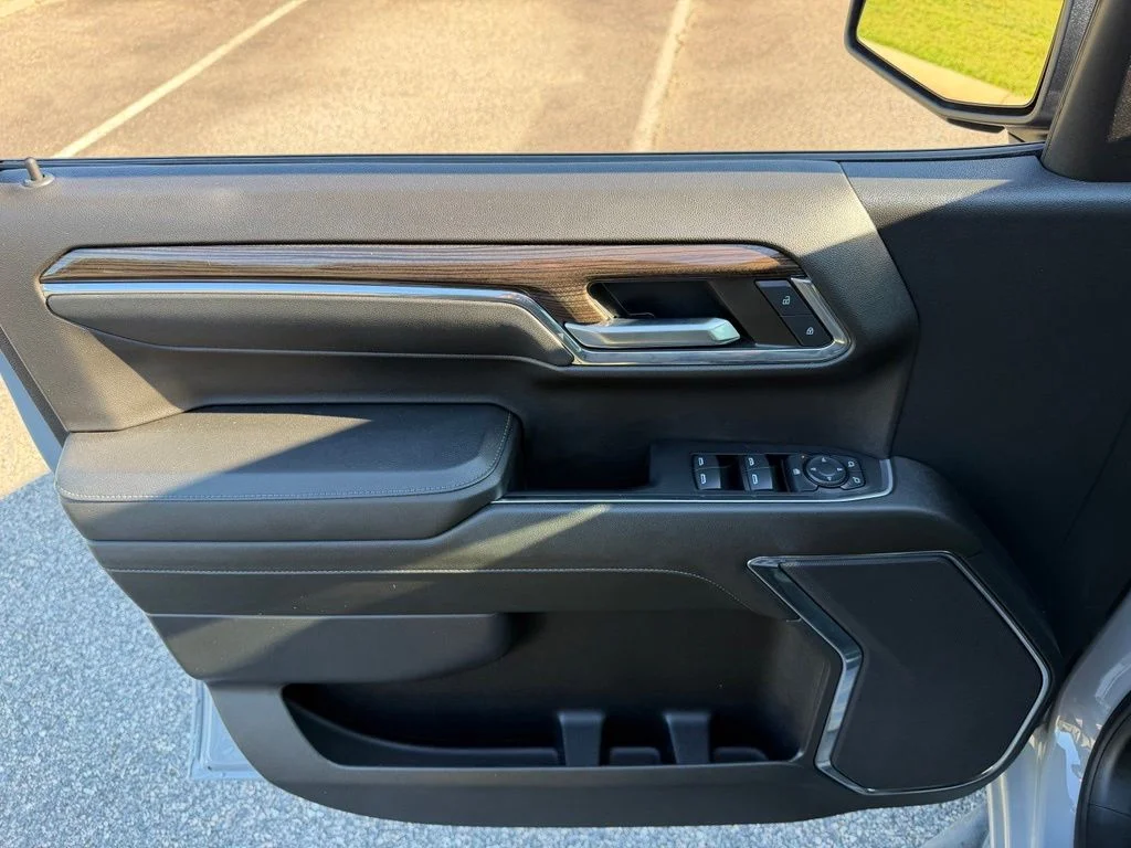 Used 2024 Gray Chevrolet LT image 19