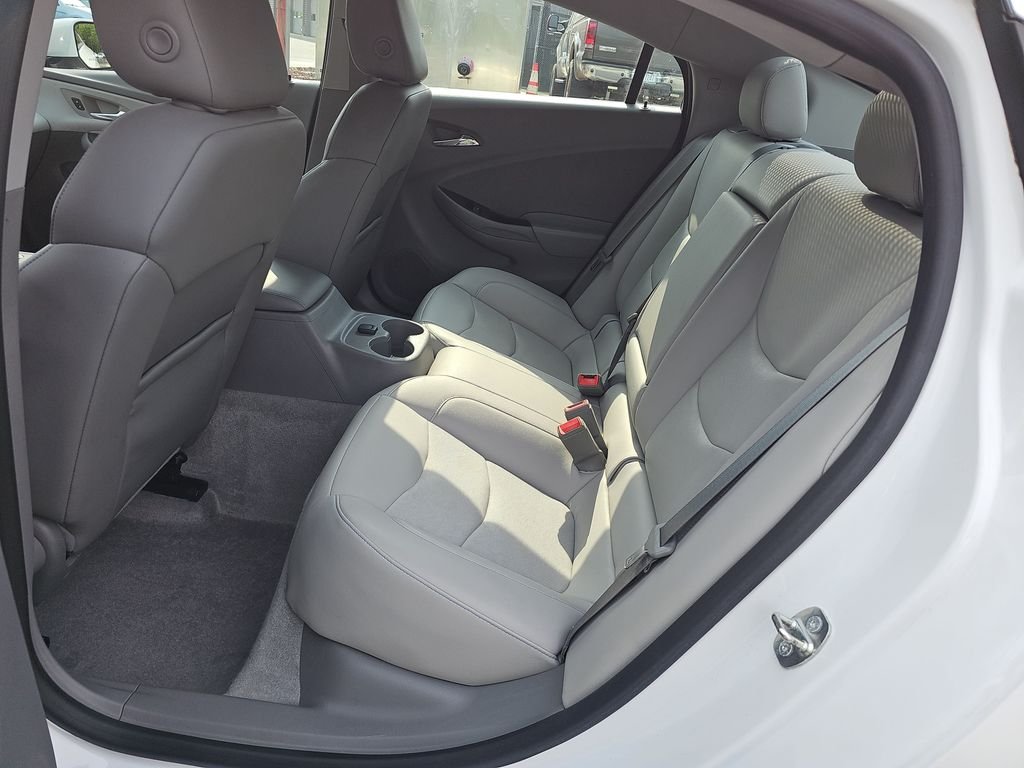 Used 2017 White Chevrolet LT image 13