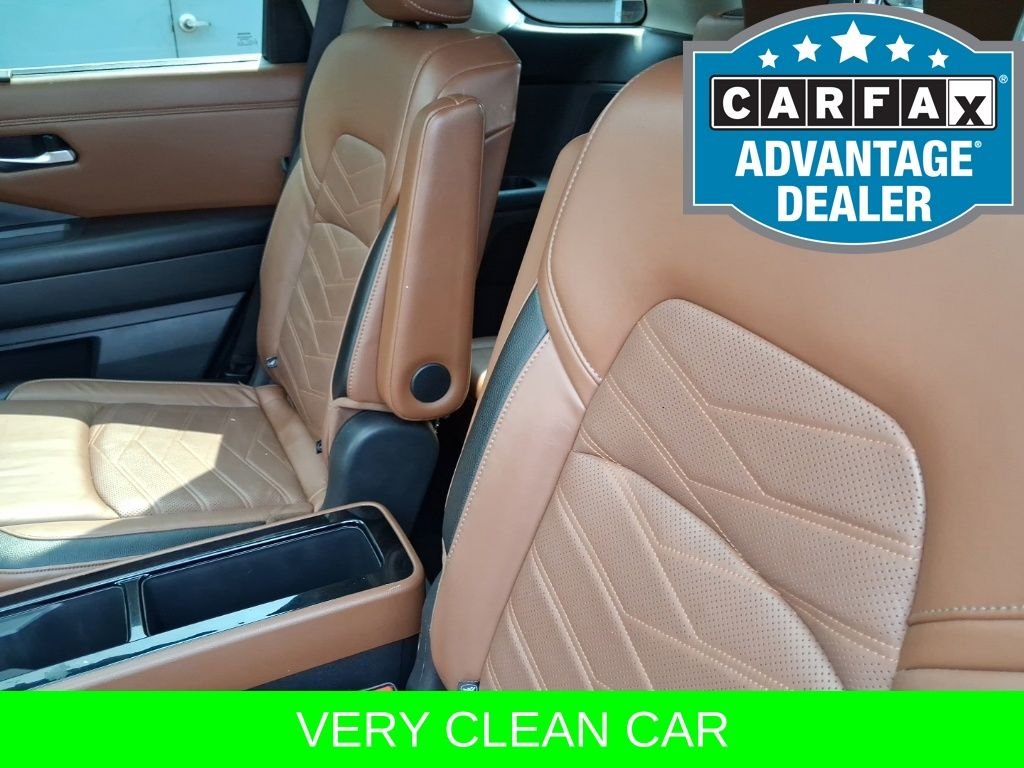 Used 2023 White Nissan Platinum image 11